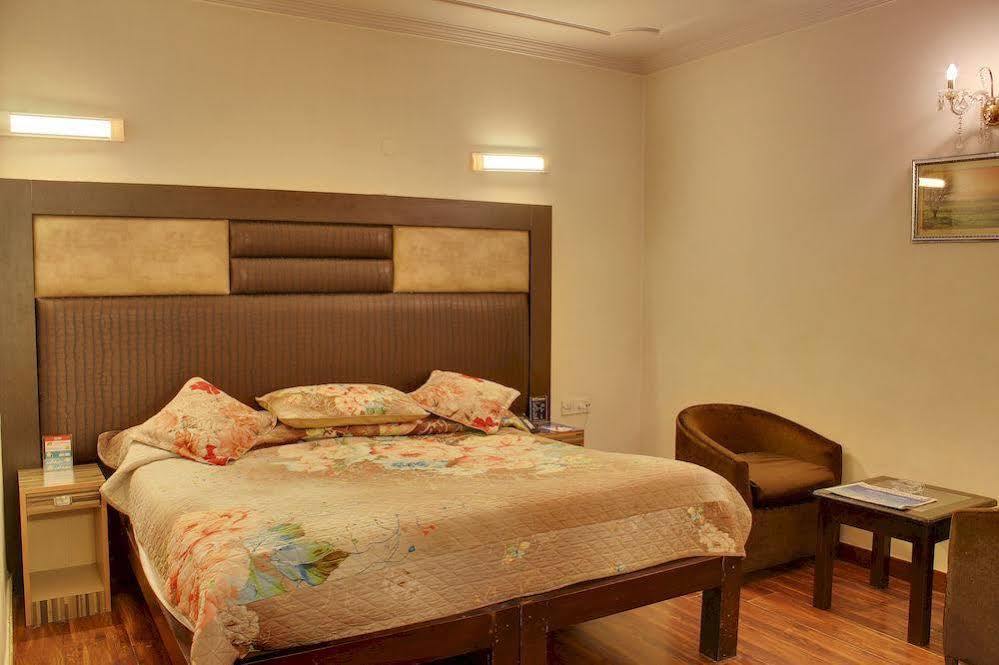 Готель Oyo 358 Sarojini Nagar Нью-Делі Екстер'єр фото